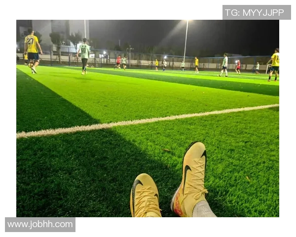 足球写真：捕捉绿茵场上的激情瞬间与运动员的真实情感